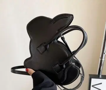 토끼형 블랙 숄더백