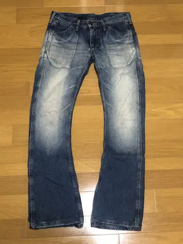 Wrangler AKM 부츠컷 데님 데미지 가공 바나나 데님