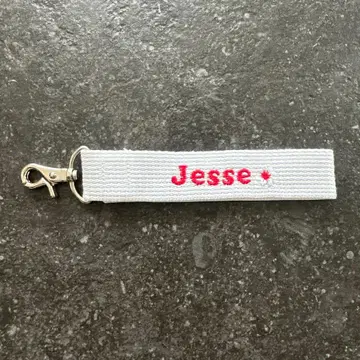 Jesse 자수 스트랩 화이트