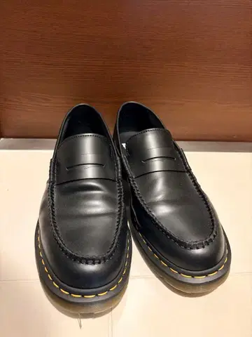[ 2회 착용 ] Dr.Martens 블랙 가죽 로퍼