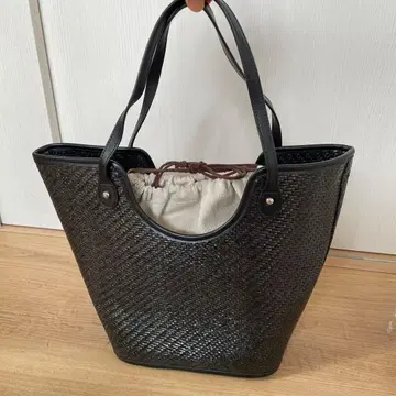 qbag paris 블랙 바스켓백
