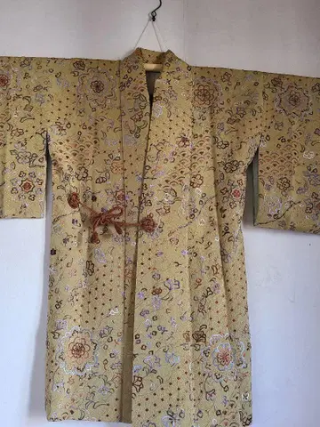 총 자수 에바 모티브 롱 도중착 크레이프 원단 순수 실크 초고급