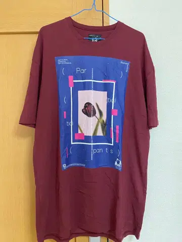 room.13 그래픽 프린트 버건디 T셔츠