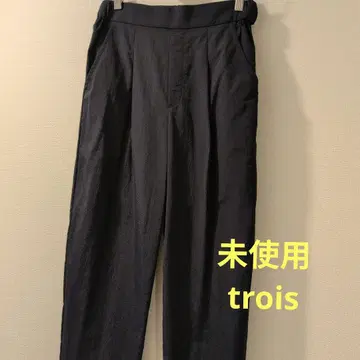 미사용 trois 네이비 컬러 팬츠
