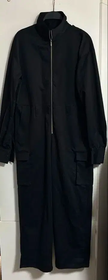 BONLECILL 블랙 심플 올인원 점프수트 작업복