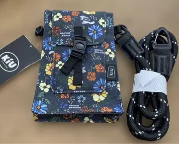 SUPERBEAVER WATER REPELLENT PHONE POUCH
