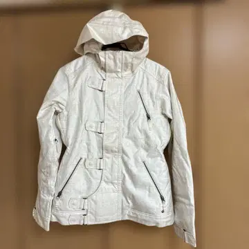 화이트 마운틴 후드티 후드 부착