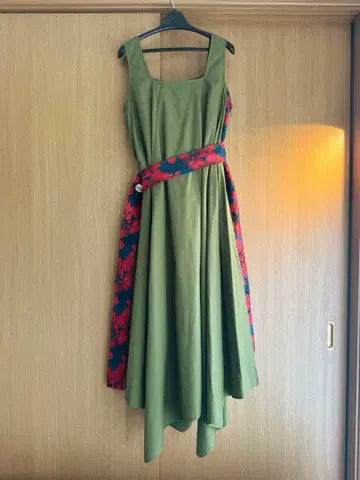 LOIS CRAYON 소재 절개 레이어드 슬리브리스 원피스 사이즈 M