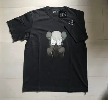 [블랙 택 포함] UNIQLO KAWS 카우스 유니클로 T셔츠 L
