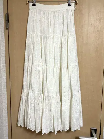 엠마 테일러 자수 캉캉 스커트 화이트