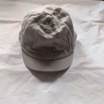 Lacoste 베이지 워크캡