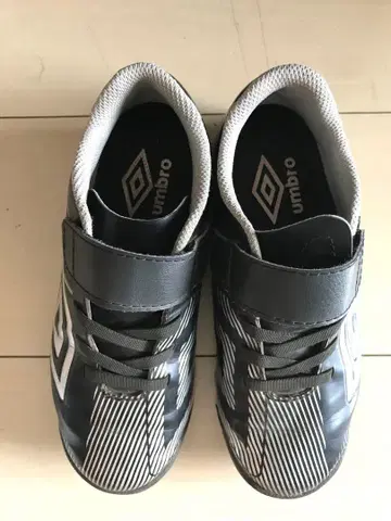 엄브로 축구화 블랙/화이트 벨크로 키즈 19cm