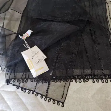 가격 인하! ELLE 엘레강트한 블랙 시스루 스카프