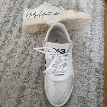 Y-3 화이트 스니커즈