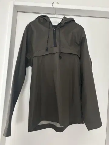 A.P.C. 카키색 후드 부착 후드티