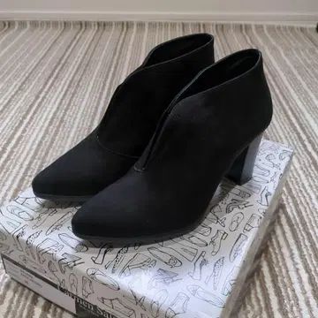 미사용품 여성용 카르멘 살라스 숏부츠 부티 블랙