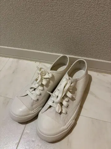 FILA 화이트 캐주얼 스니커즈