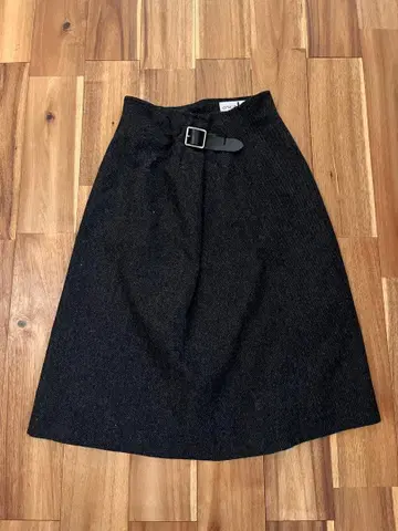 O'NEIL OF DUBLIN 폴리에스테르 턱 스커트