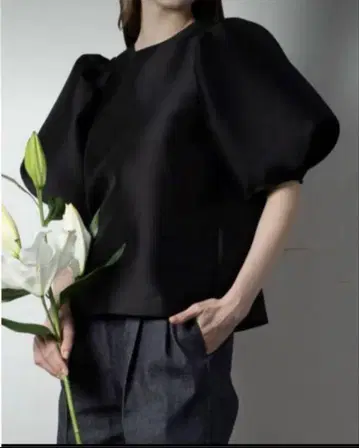 [ 최종 가격 ] Heve 헤이 시어 버블리 블라우스 블랙