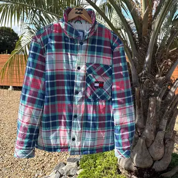 거의 새상품 TOMMY JEANS 체크 무늬 자켓