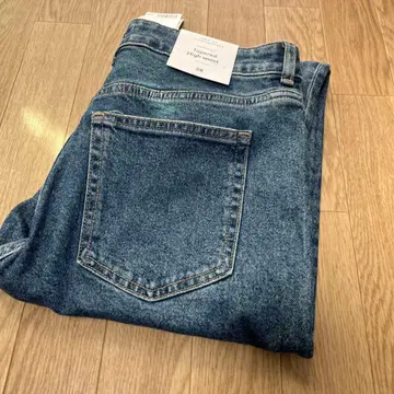 새상품 H&M 하이웨스트 테이퍼드 앵클 데님 40