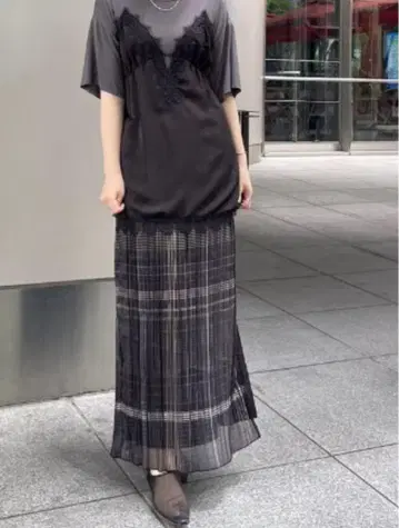 MEDI STRAIN CHECK SKIRT 사이즈M 블랙