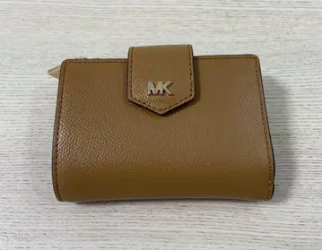 마이클코어스 Michael Kors 이단 접이식 지갑