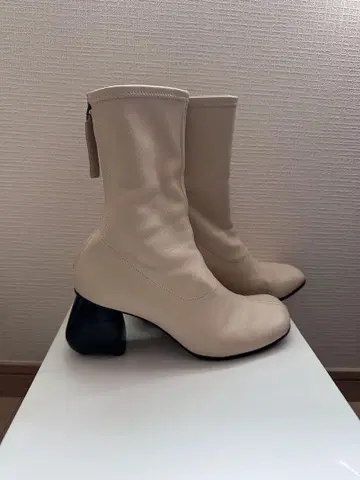 Ph7+ 피아카세테 숏부츠