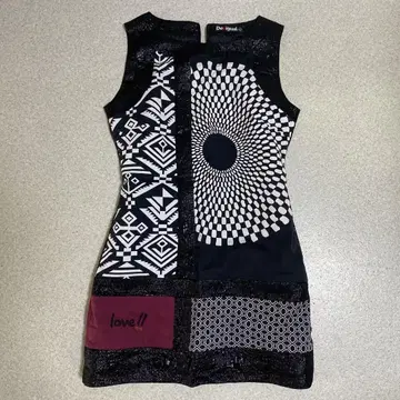 Desigual 기하학 패턴 슬리브리스 원피스