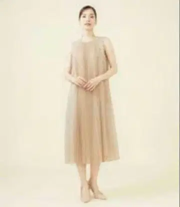 라메 튤 플리츠 드레스