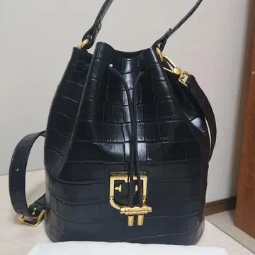 FURLA 훌라 엠보 악어 무늬 버킷