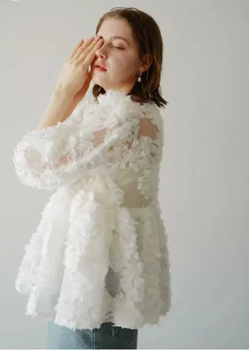 Acka flower peplum blouse 화이트