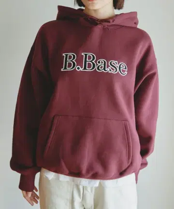 B.Base 버건디 후드 부착 맨투맨