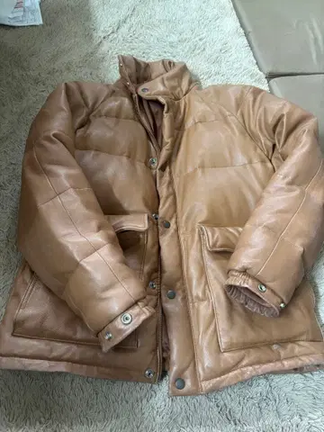 베이지 합성 피혁 다운 자켓