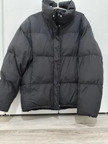 GU 블랙 다운 자켓 L 사이즈