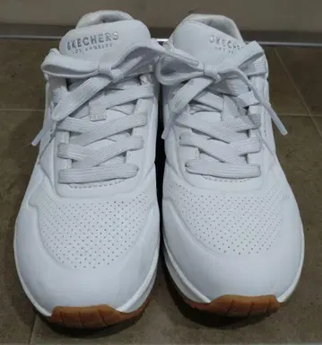 SKECHERS 화이트 스니커즈