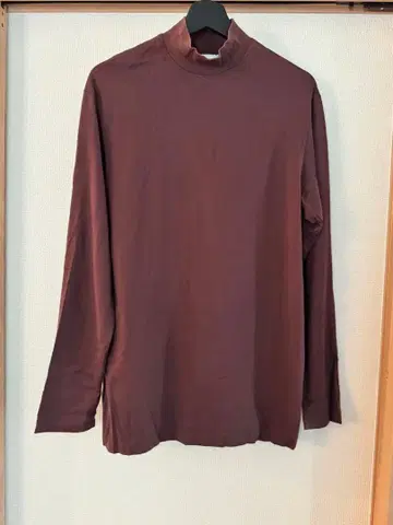 Y-3 모크넥 긴팔 티셔츠 버건디 색빠짐 있음