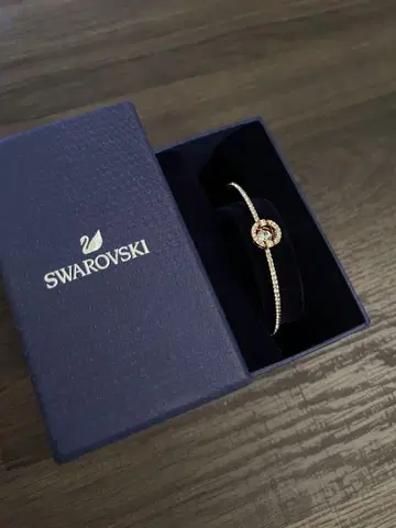 Swarovski 크리스탈 장식 팔찌