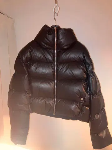 A.F ARTEFACT 레더 숏 다운