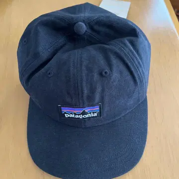 미사용 새상품 Patagonia P-6 Label Trad Cap 블랙