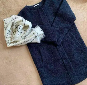 TK 코트 네이비 컬러 & 머플러 화이트 계열 묶음 판매