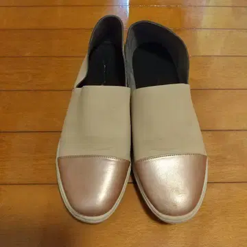 베이지 슬립온 합성 피혁 방수 여성용