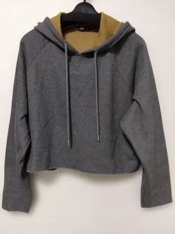 ZARA 후드 부착 크롭 스웨터 M 사이즈 그레이 베이지