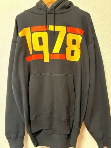 9SARI GEAR 1978 프린트 블랙 후드티 X-LARGE