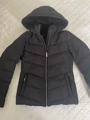 ZARA 후드 부착 블랙 자켓