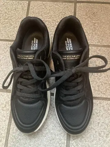 컨디션 최상 SKECHERS 블랙 스니커즈
