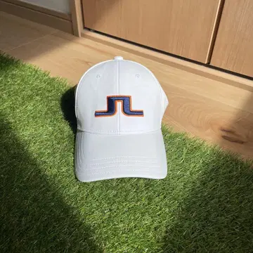 J.Lindeberg 화이트 캡 프리 사이즈