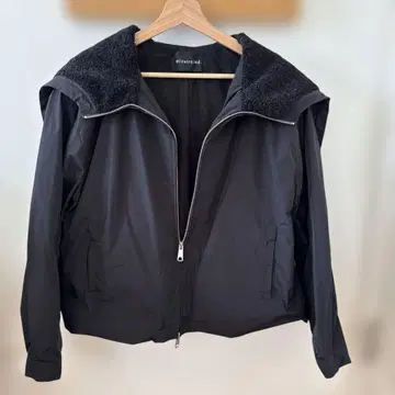 mizuiroind 플리스 카라 부착 블랙 자켓