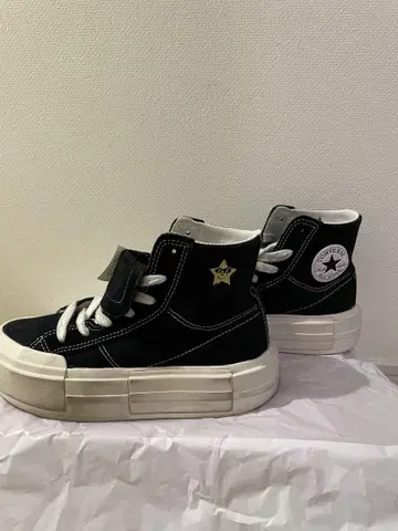 CONVERSE 블랙 하이컷 스니커즈 22cm
