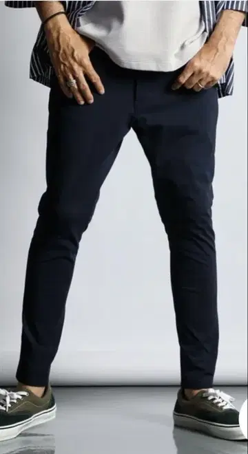 The DUFFER of ST. GEORGE 슬림 팬츠